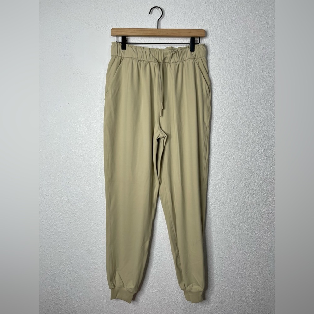 LULULEMON Trench Keep Moving Joggers Size 8 Lululemon Stretch High Rise Khaki